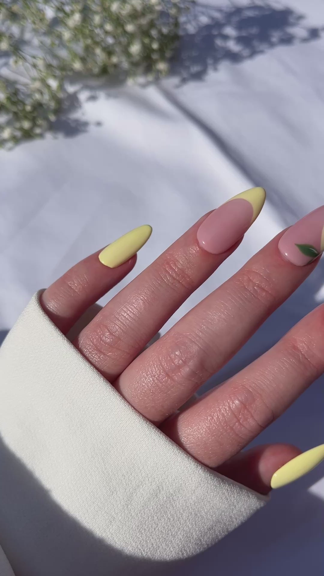 Lemon Stick on Nails